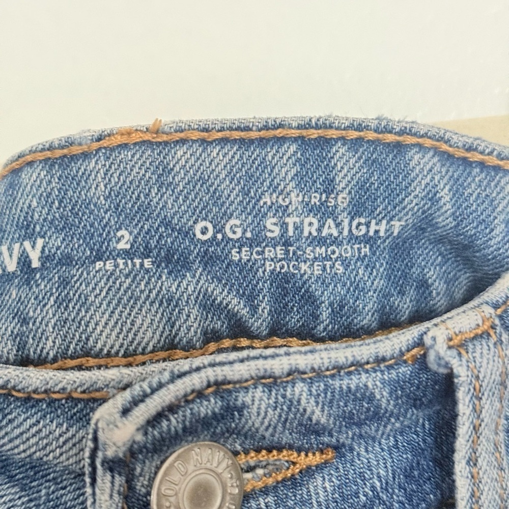Old Navy Straight Ripped Jeans - Picture 3 of 3